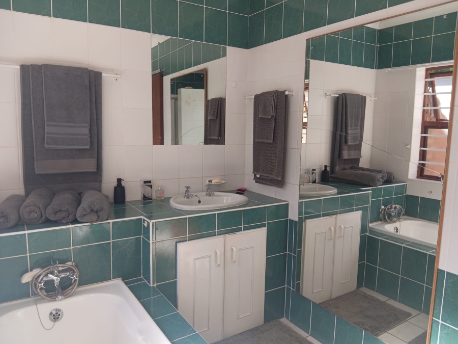 To Let 3 Bedroom Property for Rent in Dana Bay Western Cape